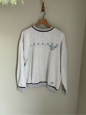 Vintage 90s Ireland Crew Neck Sweatshirt Butter Mom Vintage Sportswear